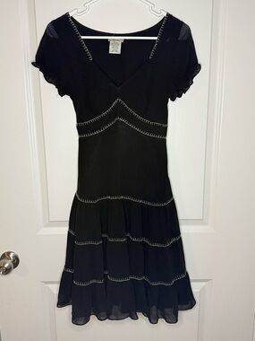 Lulumari Black Short Sleeve V-Neck Tiered Midi Dress